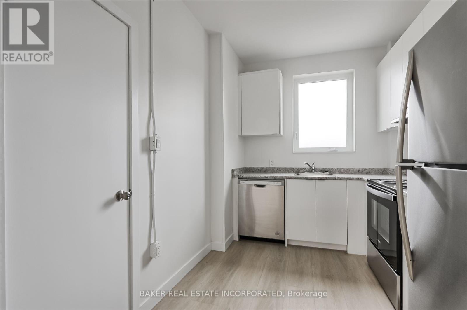 1 - 922 Queen Street E, Toronto, Ontario  M4M 1J5 - Photo 8 - E12078419