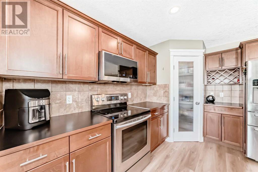 Property at 97 Evansford Circle NW image 4