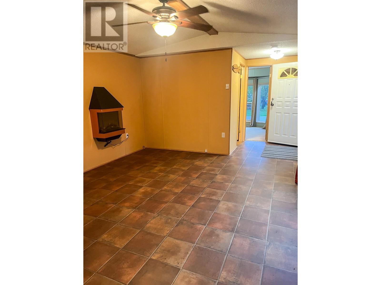 7126 3a Highway Unit# 32, Nelson, British Columbia  V1L 6S3 - Photo 6 - 10342337