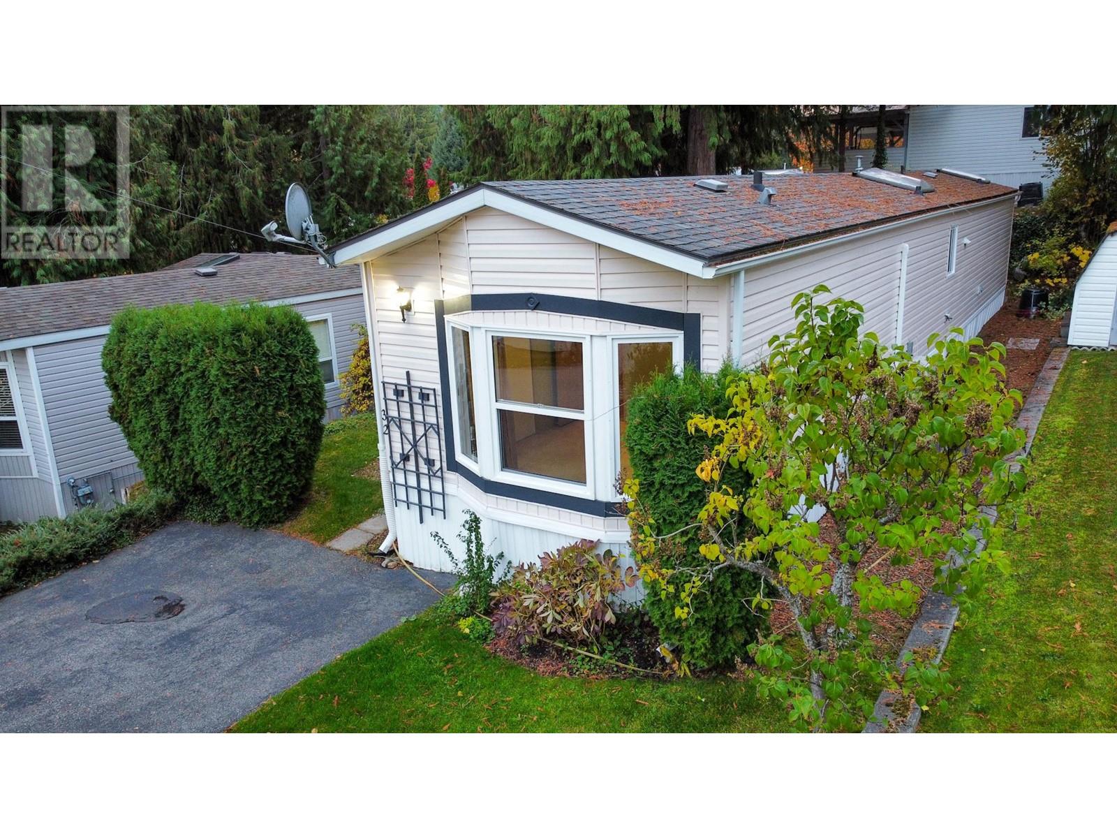 7126 3a Highway Unit# 32, Nelson, British Columbia  V1L 6S3 - Photo 2 - 10342337