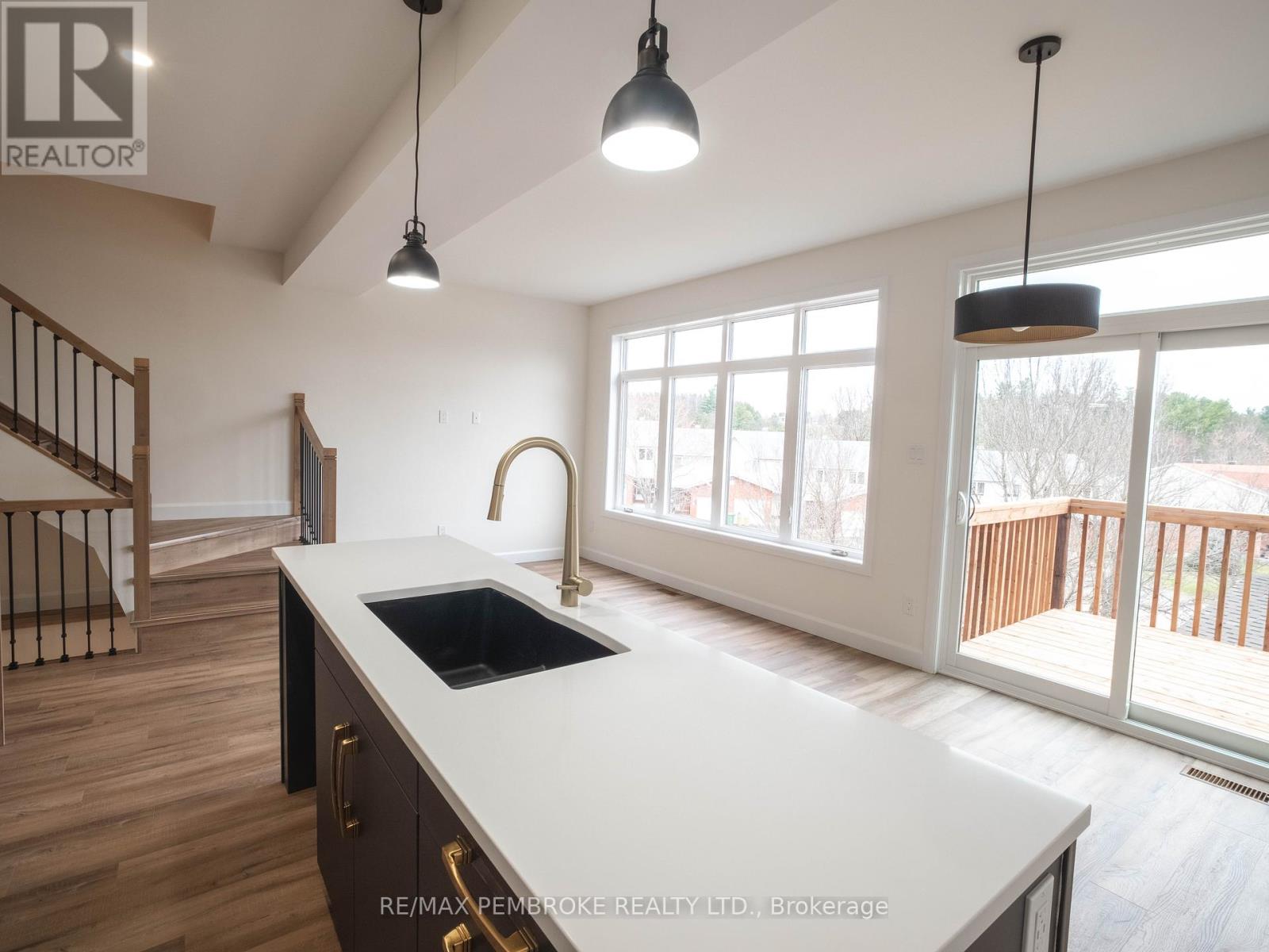11 Northbrook Street, Petawawa, Ontario  K8H 3N4 - Photo 16 - X12076029