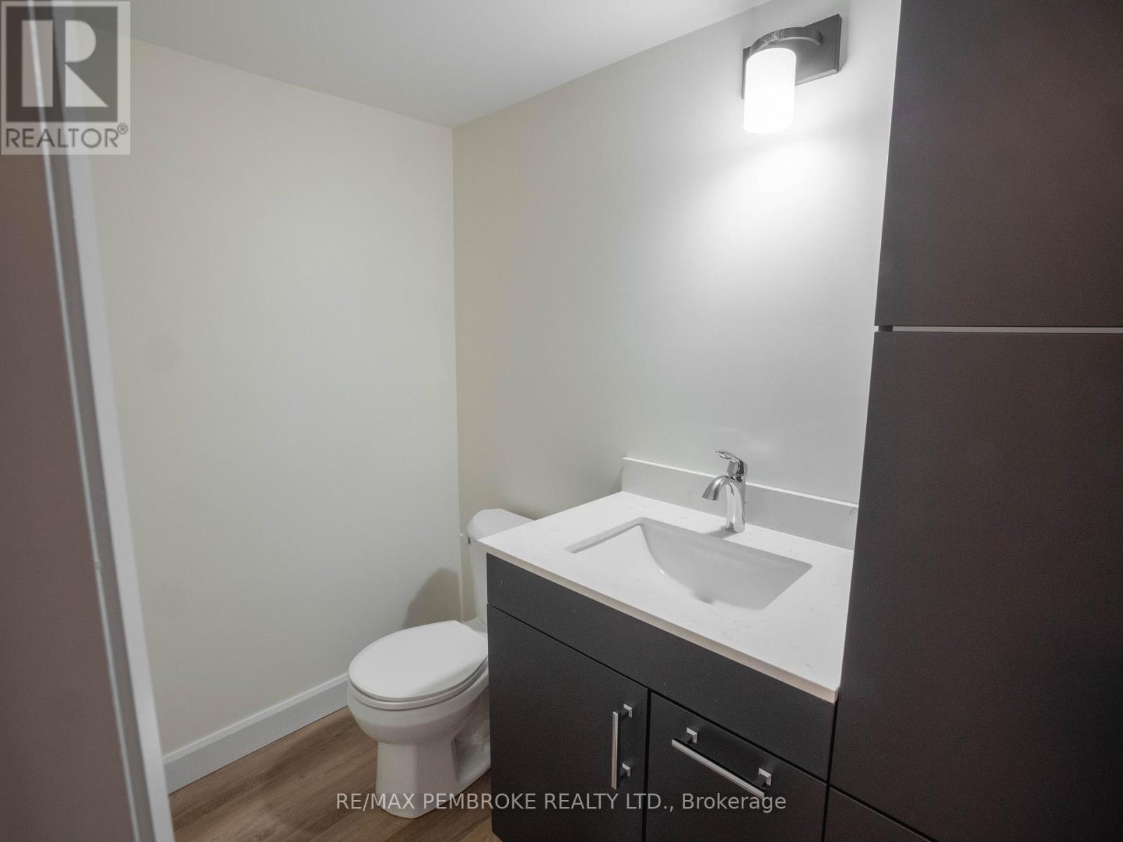 11 Northbrook Street, Petawawa, Ontario  K8H 3N4 - Photo 35 - X12076029