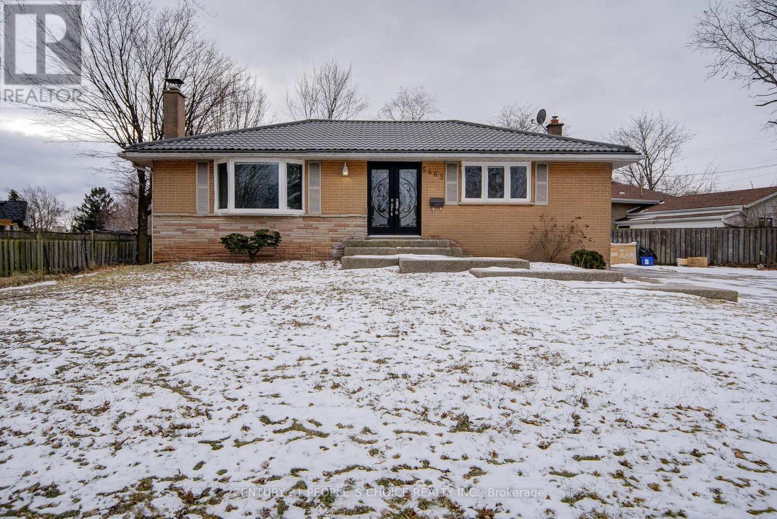 5469 Randolph Crescent, Burlington, Ontario  L7L 3C4 - Photo 1 - W12078382