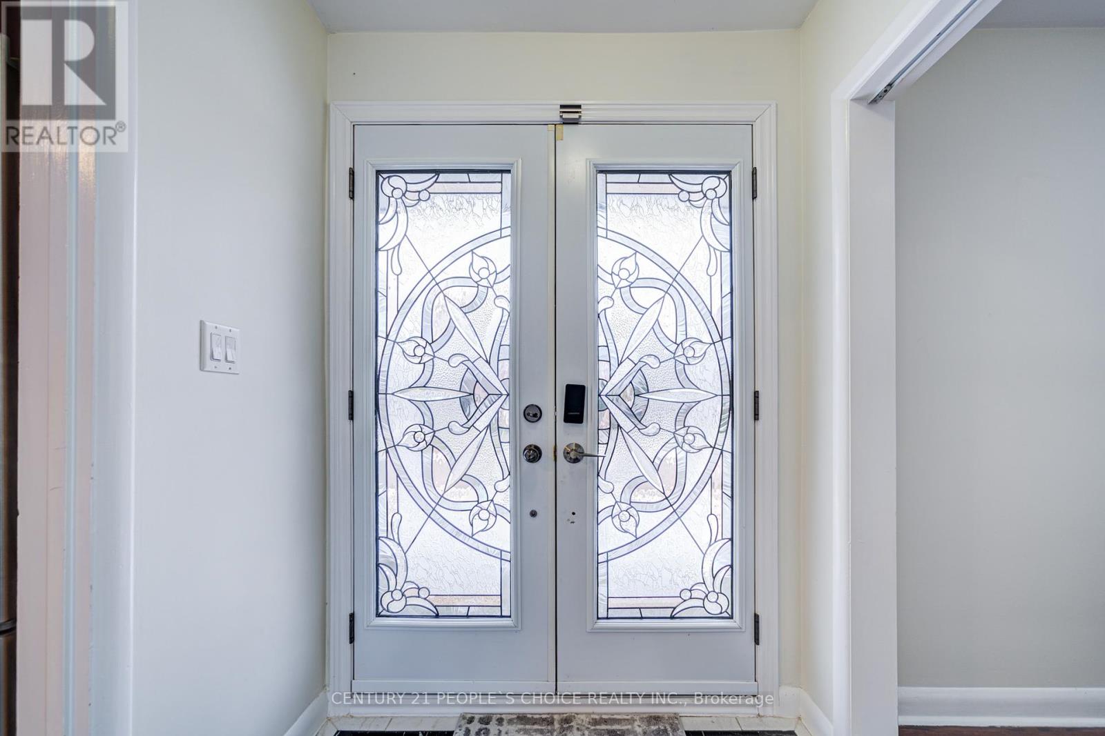 5469 Randolph Crescent, Burlington, Ontario  L7L 3C4 - Photo 6 - W12078382
