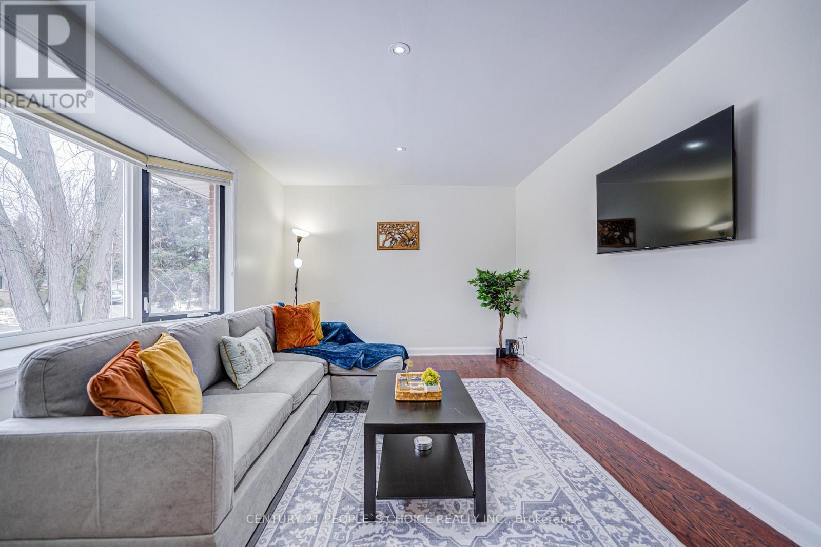 5469 Randolph Crescent, Burlington, Ontario  L7L 3C4 - Photo 8 - W12078382