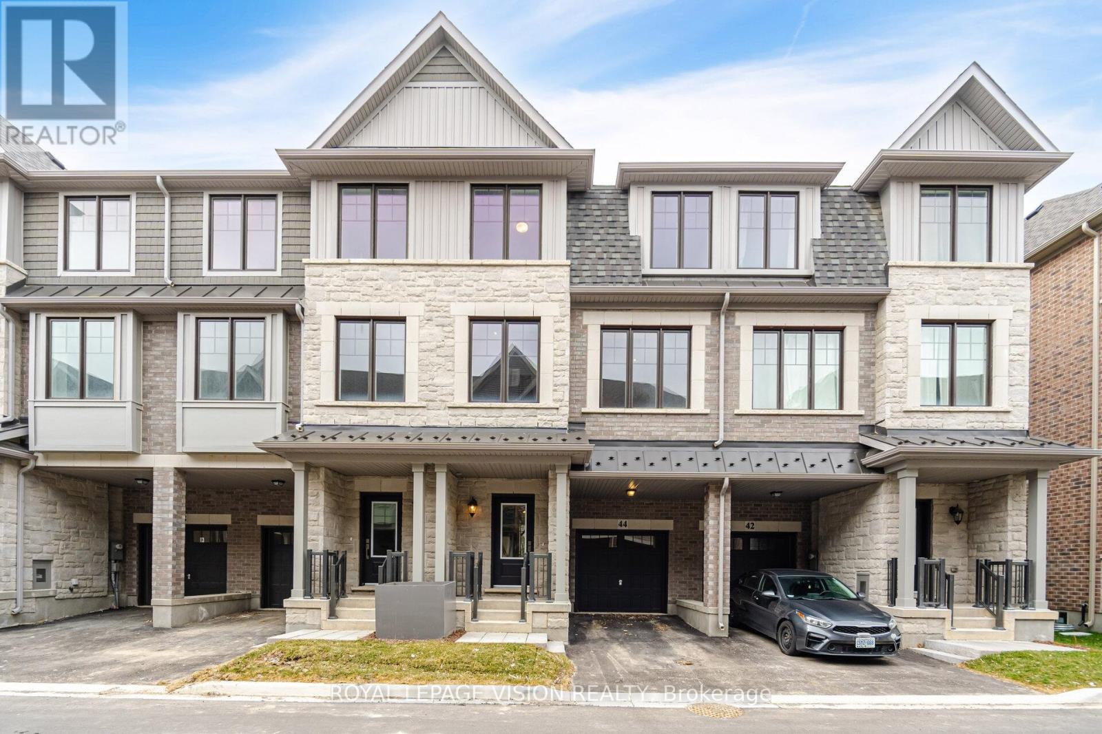 44 FOLCROFT STREET, Brampton, Ontario