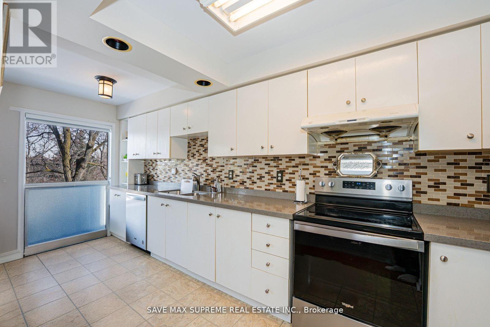 65 - 2 Clay Brick Court, Brampton, Ontario  L6V 4M7 - Photo 14 - W12078461