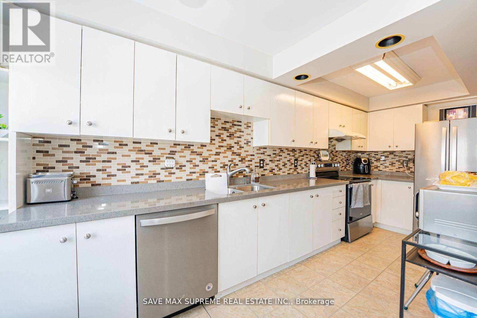 65 - 2 Clay Brick Court, Brampton, Ontario  L6V 4M7 - Photo 15 - W12078461