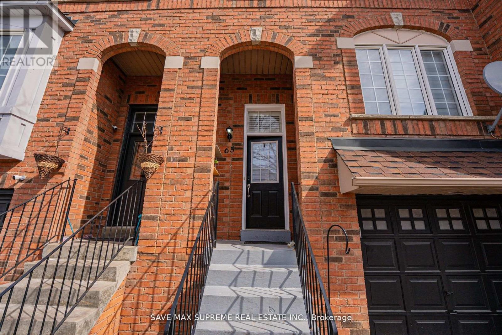 65 - 2 Clay Brick Court, Brampton, Ontario  L6V 4M7 - Photo 3 - W12078461
