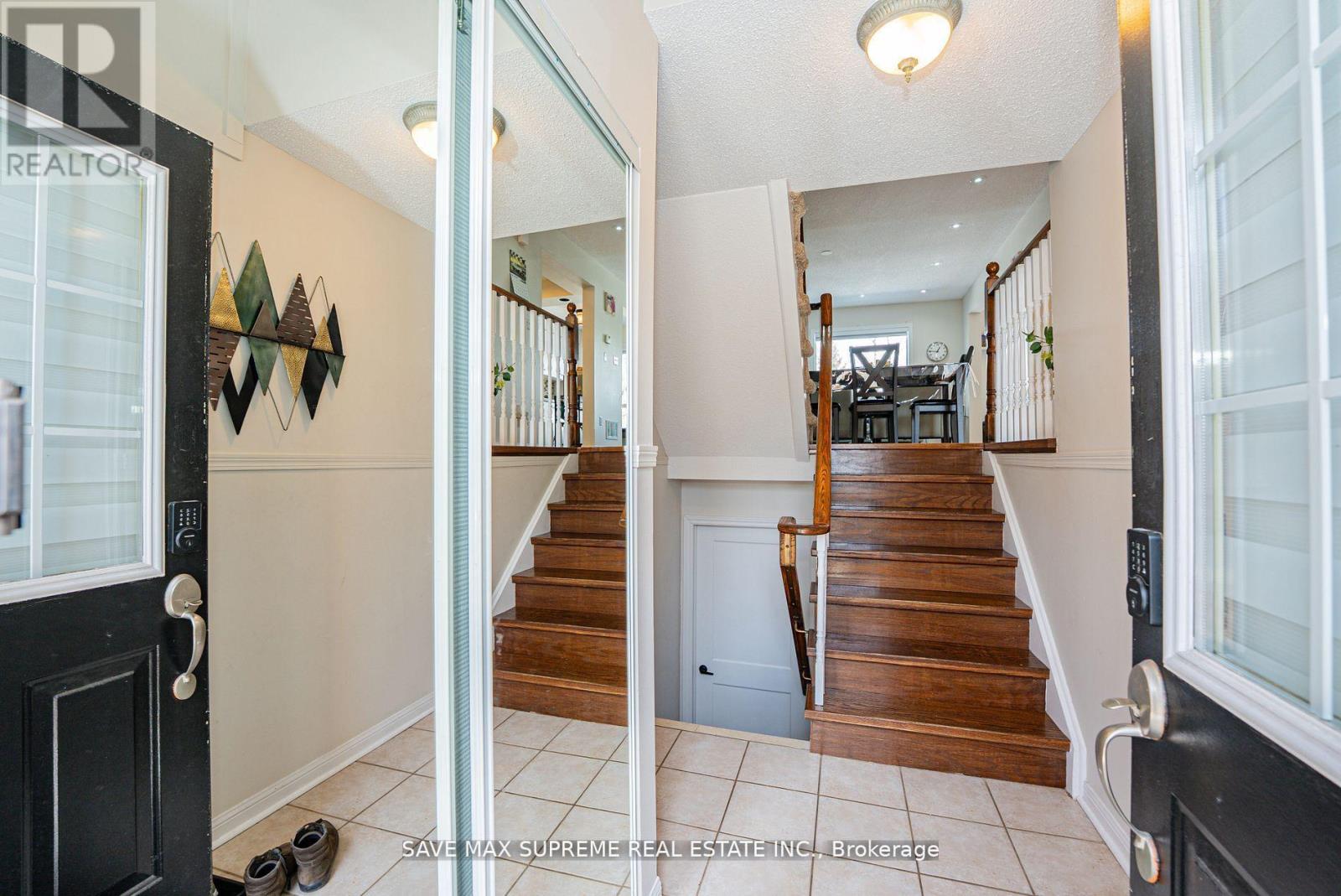 65 - 2 Clay Brick Court, Brampton, Ontario  L6V 4M7 - Photo 6 - W12078461