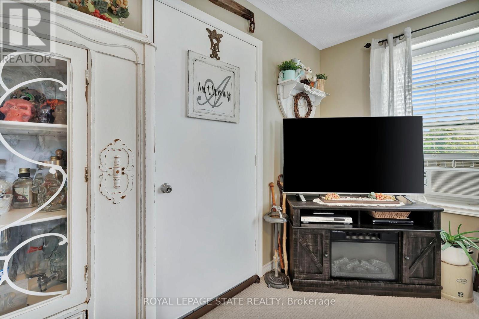 49 Dumfries Street, Brant, Ontario  N3L 2C9 - Photo 12 - X12078385