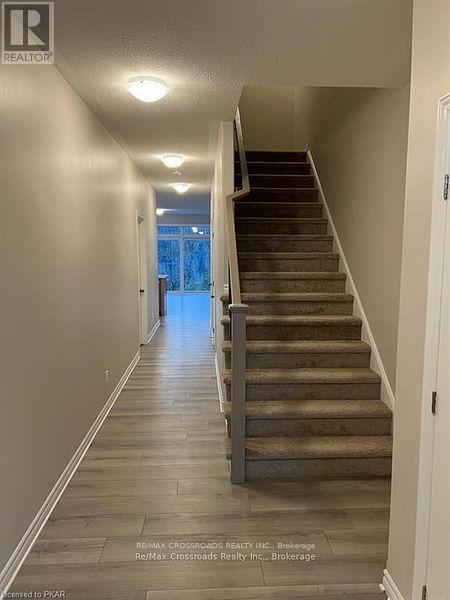 214 Heritage Park Drive, Greater Napanee, Ontario  K7R 3Y1 - Photo 9 - X12078451