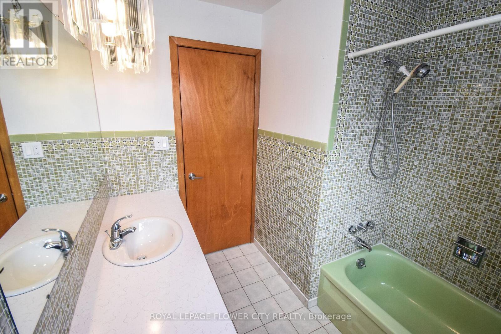 43 Mary Street, Fort Erie, Ontario  L2A 4A4 - Photo 20 - X12078492