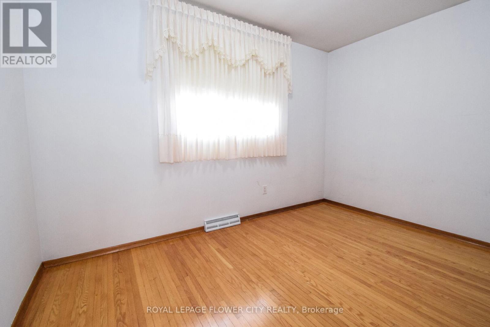 43 Mary Street, Fort Erie, Ontario  L2A 4A4 - Photo 22 - X12078492