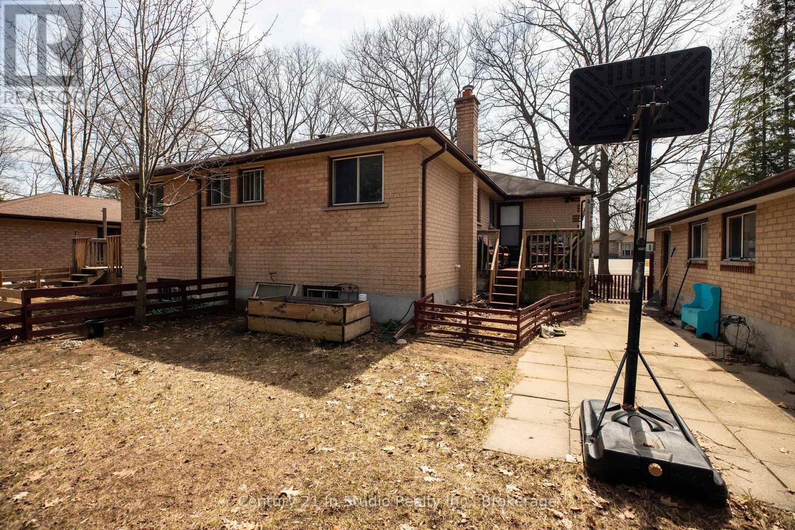 152 Frederick Drive, Wasaga Beach, Ontario  L9Z 1P1 - Photo 20 - S12078560