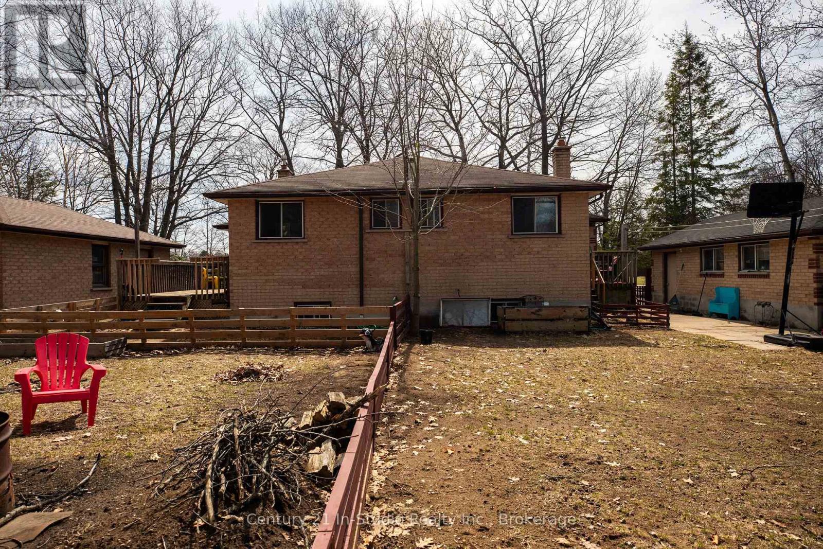 152 Frederick Drive, Wasaga Beach, Ontario  L9Z 1P1 - Photo 21 - S12078560