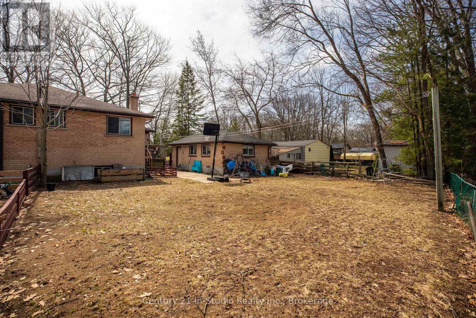 152 Frederick Drive, Wasaga Beach, Ontario  L9Z 1P1 - Photo 22 - S12078560