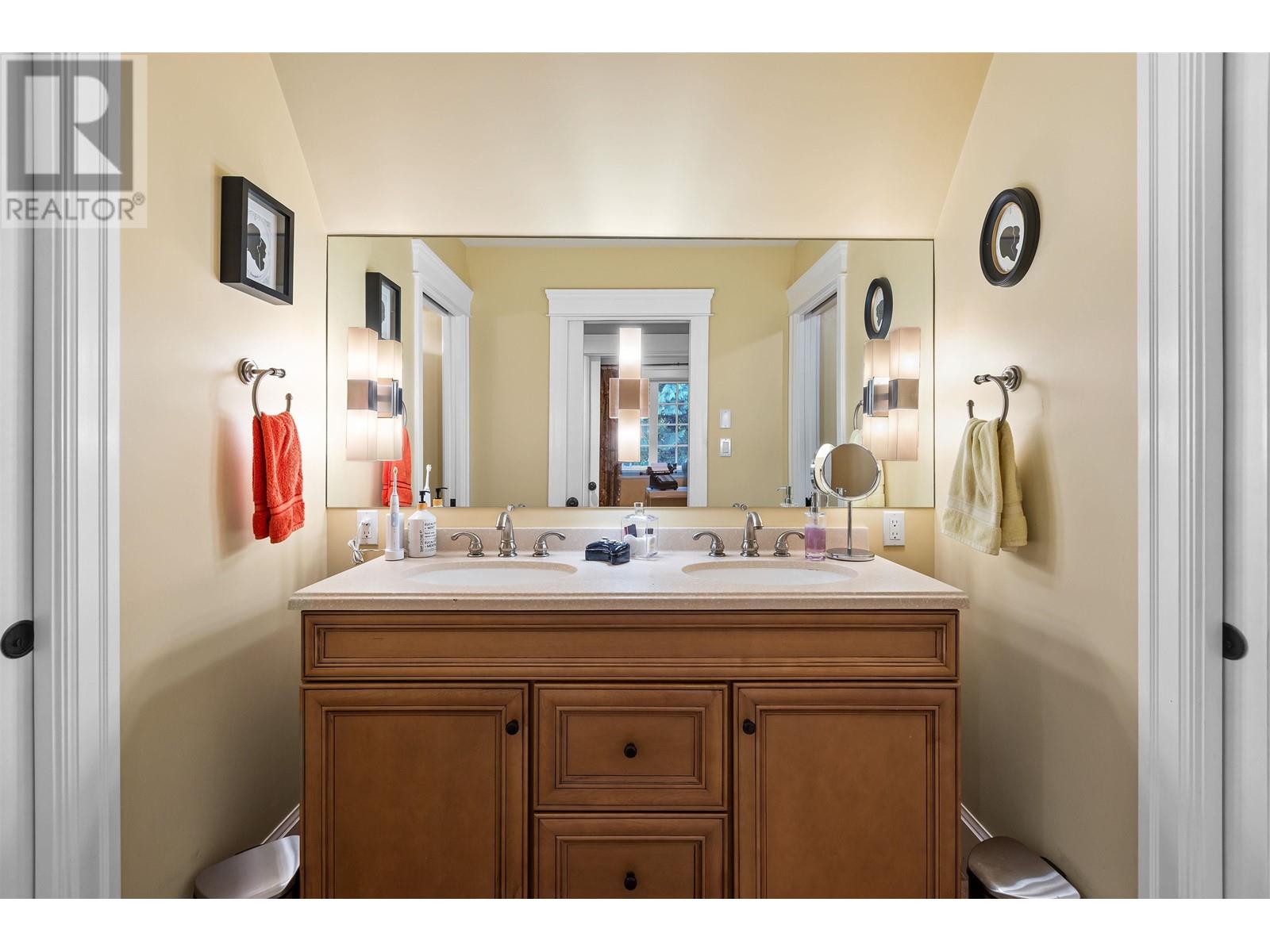 744 Austin Avenue, Coquitlam, British Columbia  V3K 3N1 - Photo 21 - R2989528