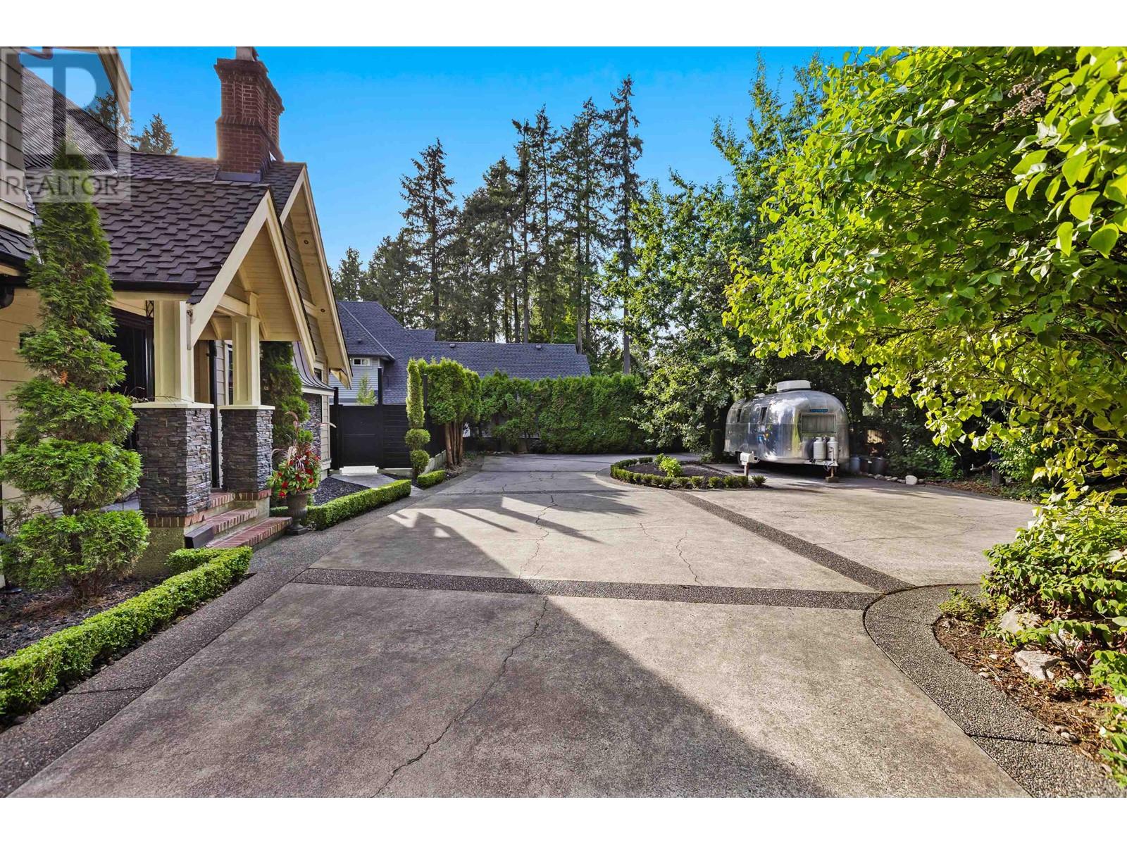 744 Austin Avenue, Coquitlam, British Columbia  V3K 3N1 - Photo 39 - R2989528