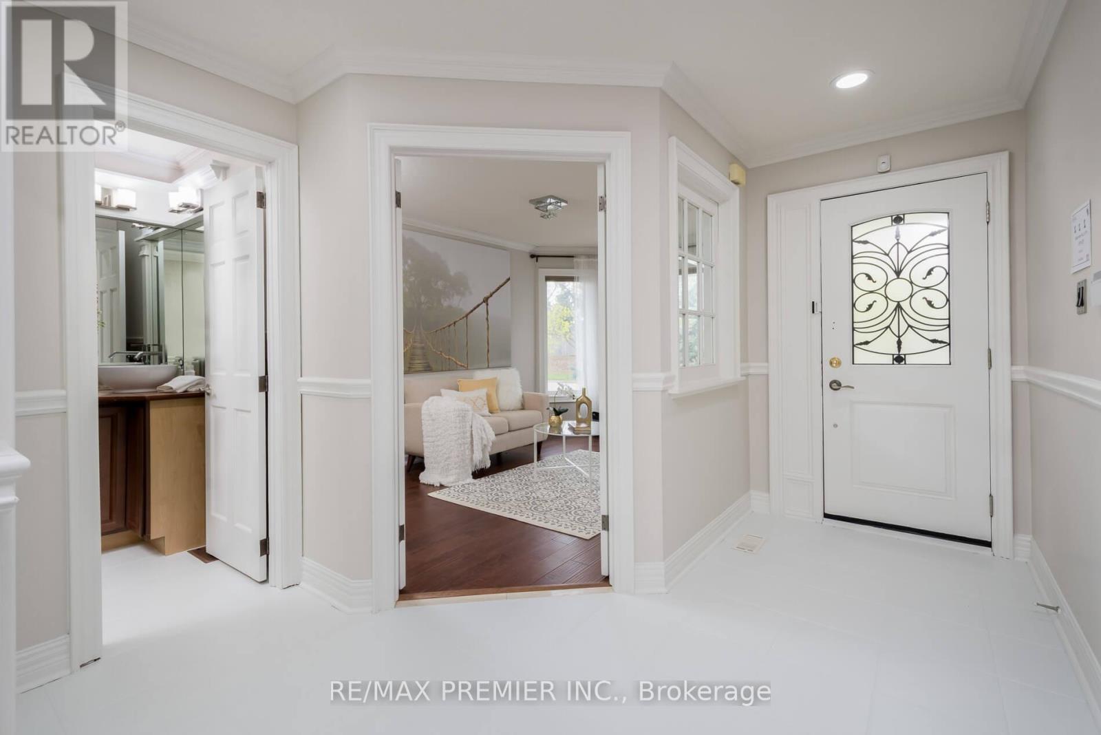 Property at 348 ROYALPARK WAY image 3