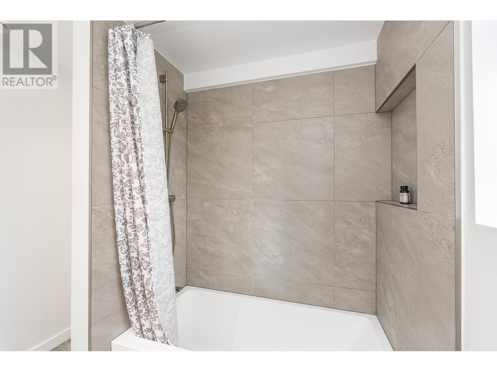 293 W Windsor Road, North Vancouver, British Columbia  V7N 2N2 - Photo 25 - R2989296