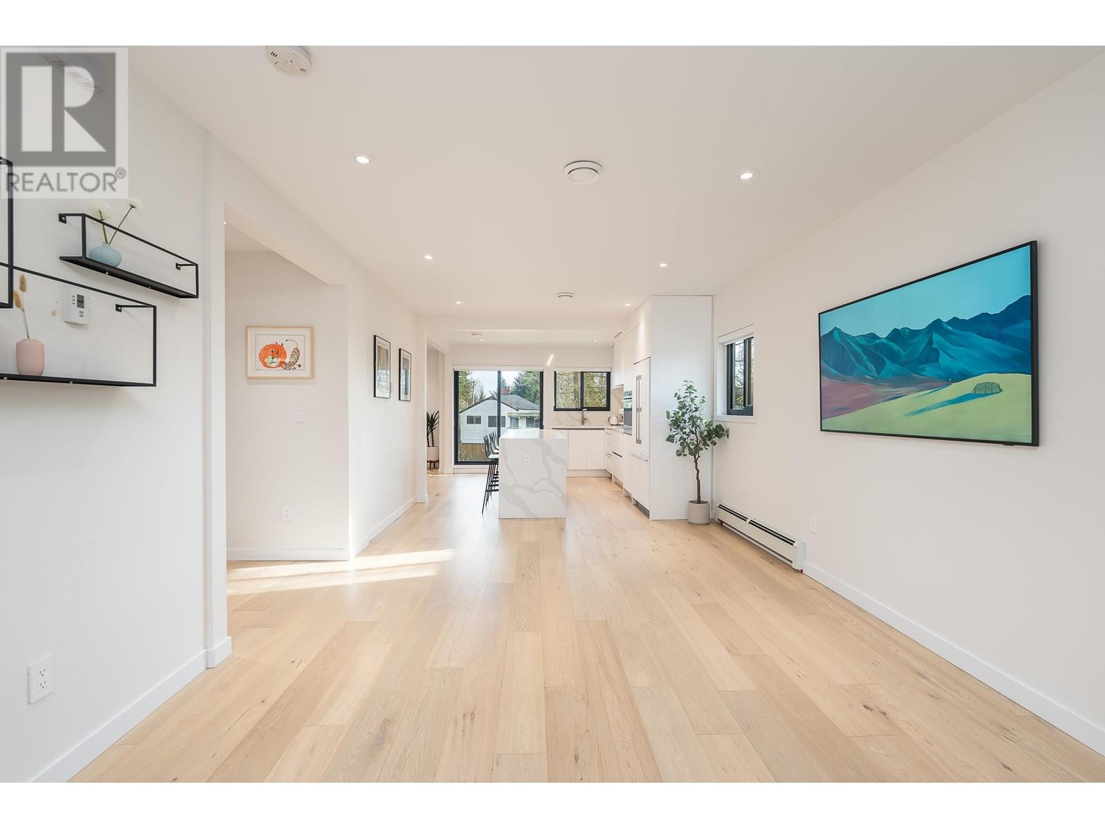293 W Windsor Road, North Vancouver, British Columbia  V7N 2N2 - Photo 7 - R2989296