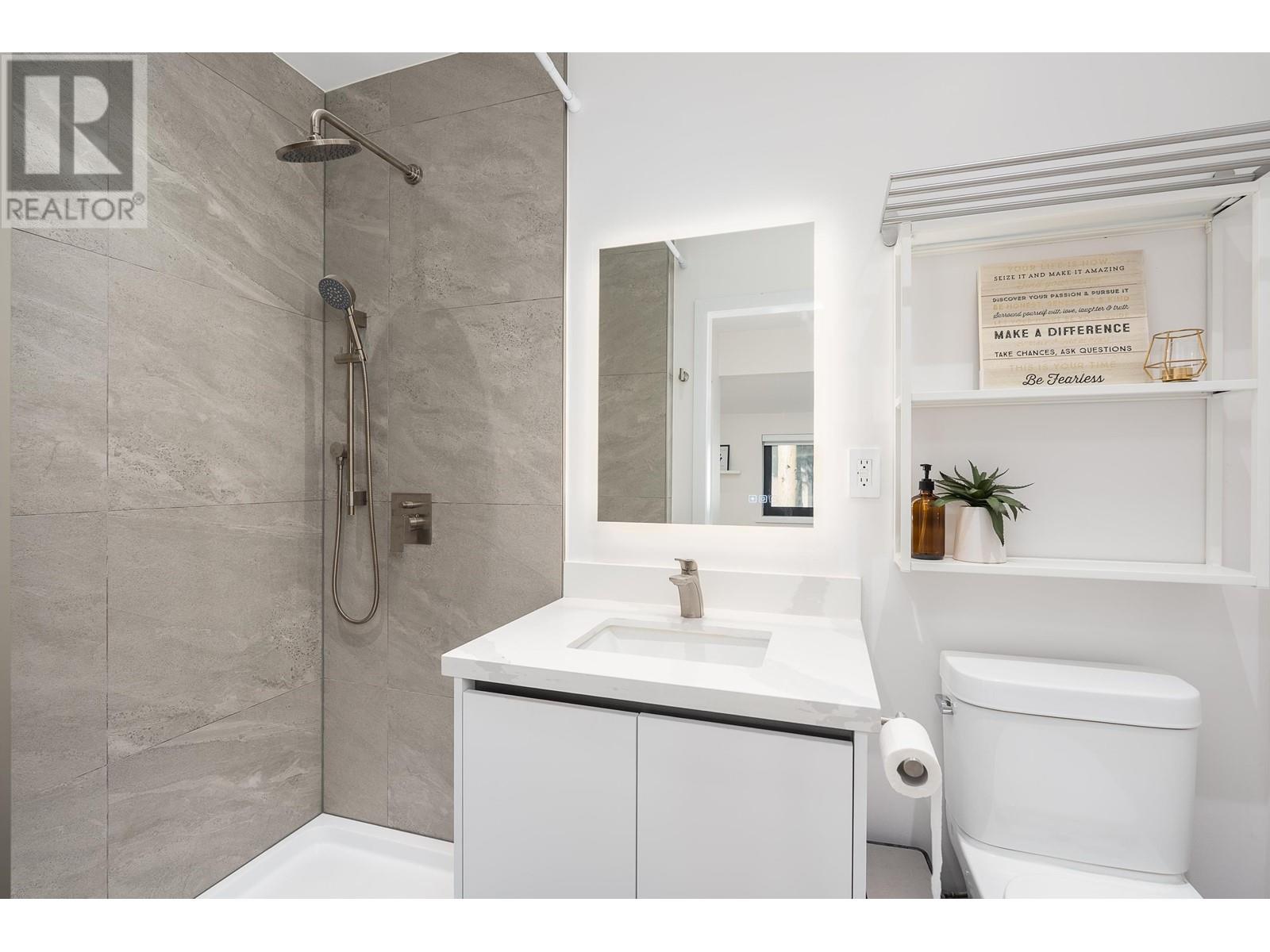 293 W Windsor Road, North Vancouver, British Columbia  V7N 2N2 - Photo 18 - R2989296