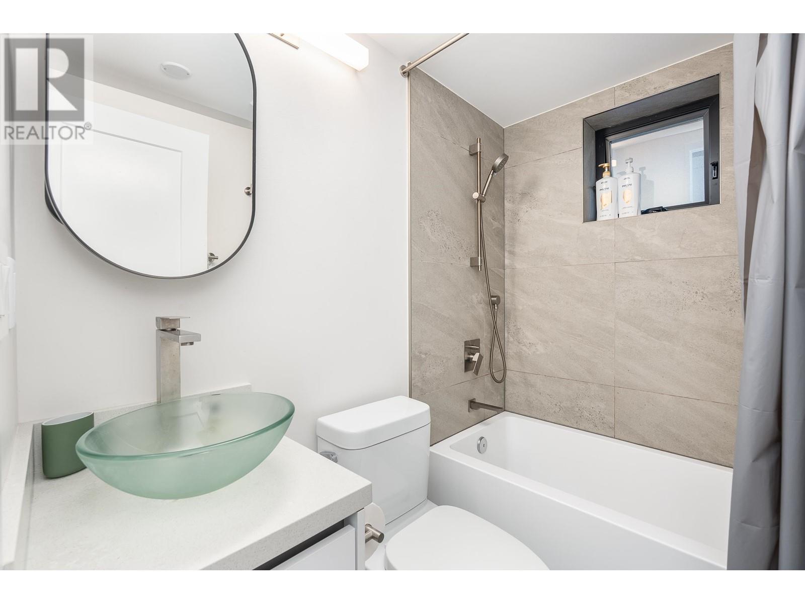 293 W Windsor Road, North Vancouver, British Columbia  V7N 2N2 - Photo 35 - R2989296
