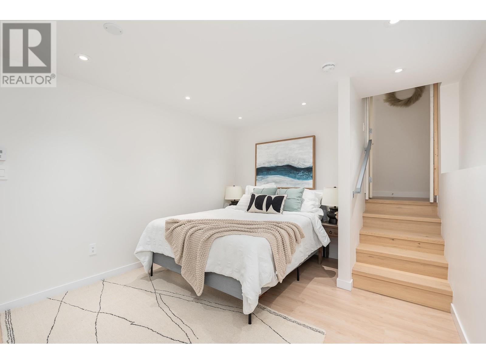 293 W Windsor Road, North Vancouver, British Columbia  V7N 2N2 - Photo 21 - R2989296