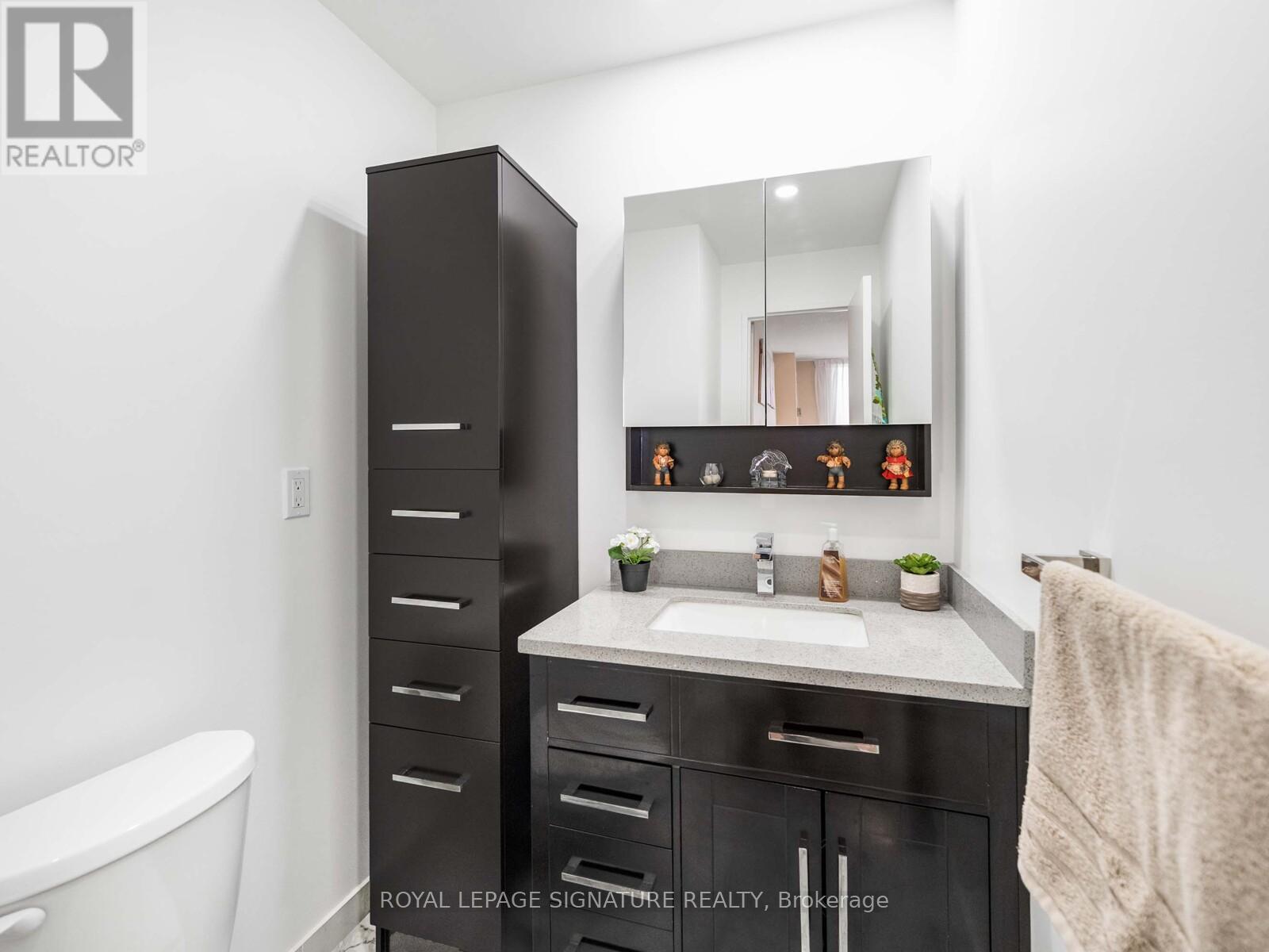 1403 - 1300 Mississauga Valley Boulevard, Mississauga, Ontario  L5A 3S8 - Photo 17 - W12078542