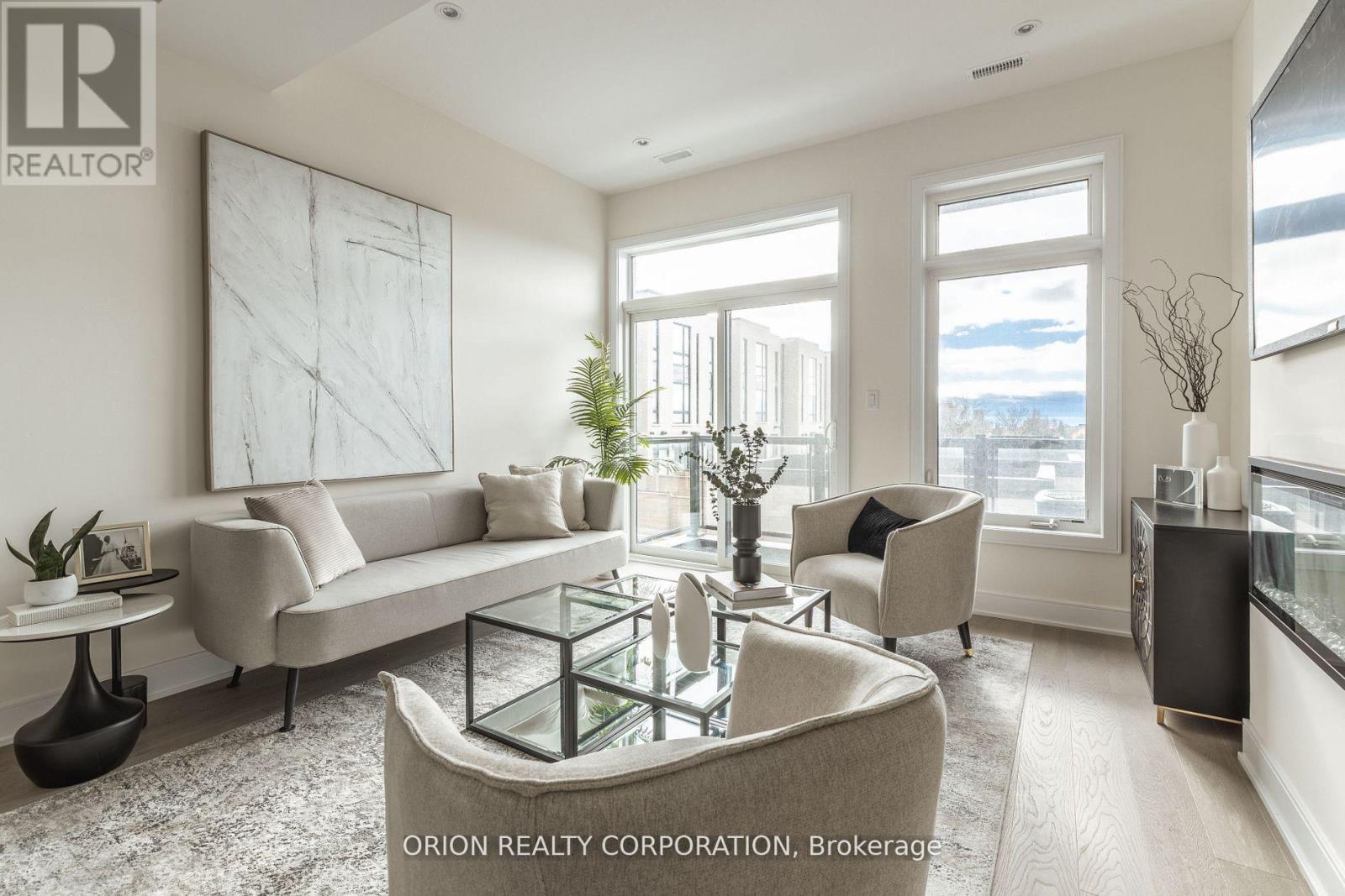 36b - 21 Innes Avenue, Toronto, Ontario  M6E 4P3 - Photo 7 - W12078550
