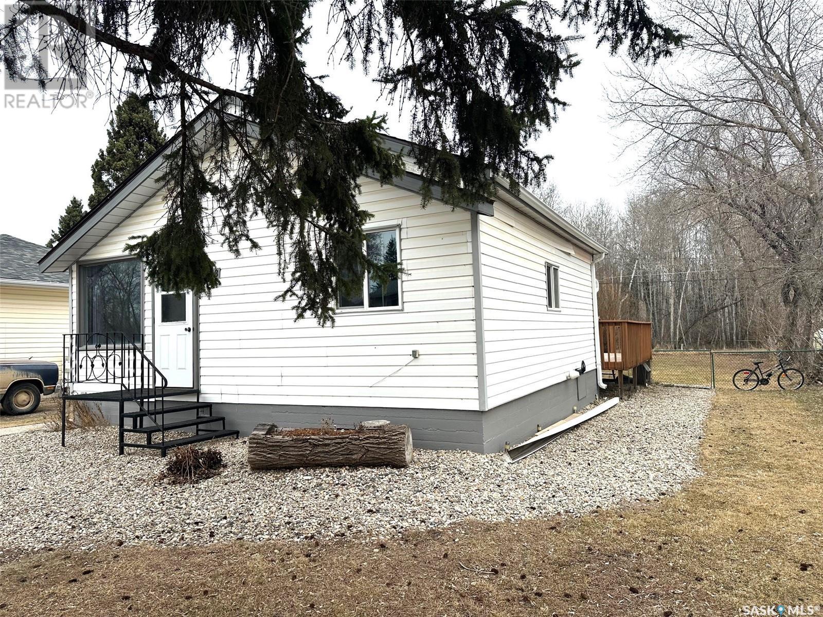 308 Albert Street, Hudson Bay, Saskatchewan  S0E 0Y0 - Photo 4 - SK002511