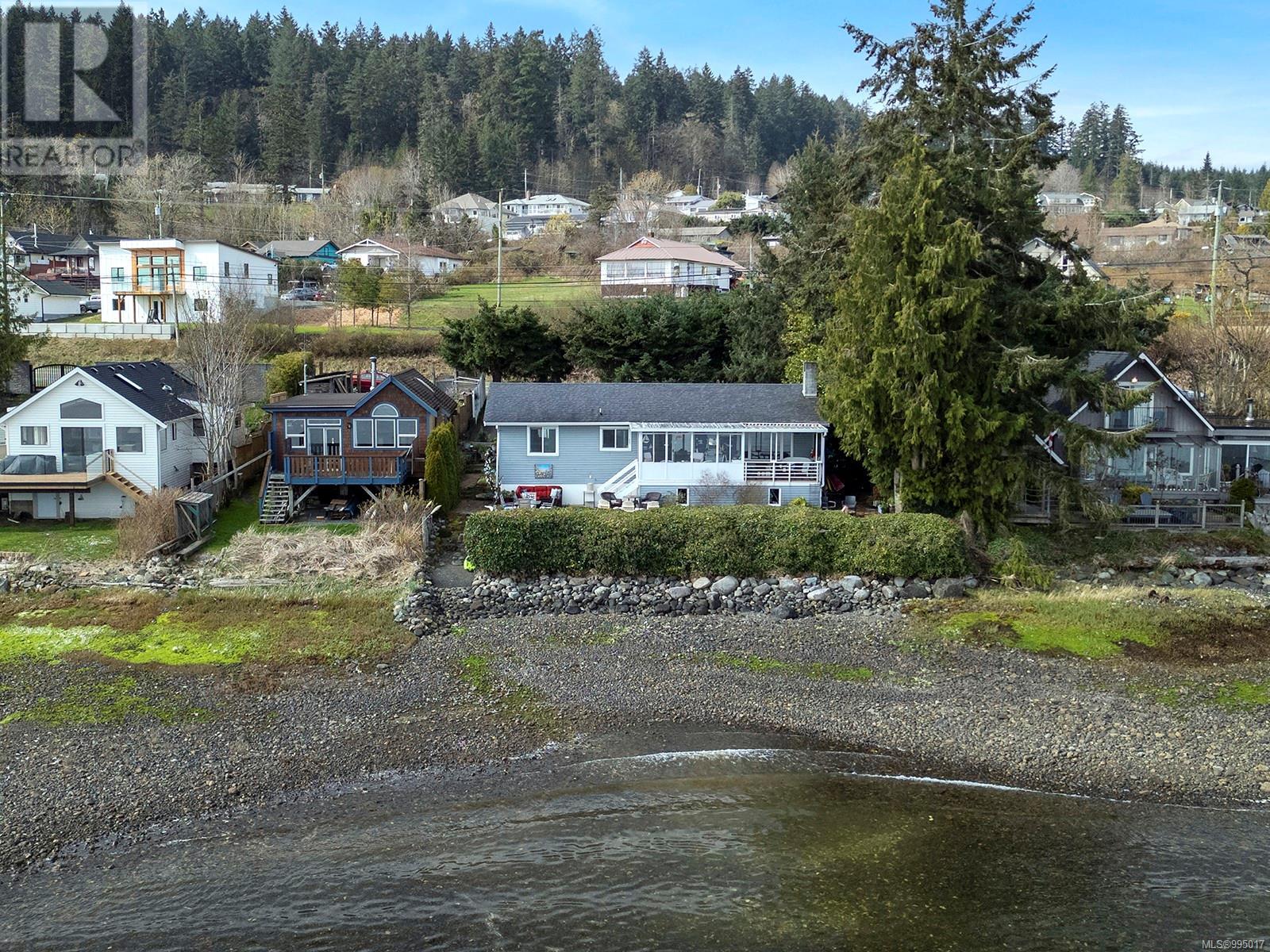 Property at 5614 Island Hwy S image 5