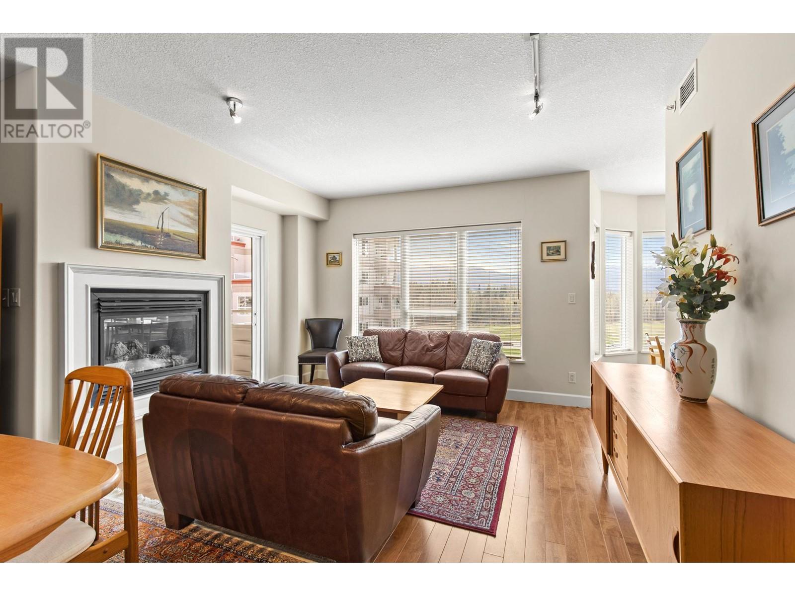 Property at 1947 Underhill Street Unit# 704 image 4
