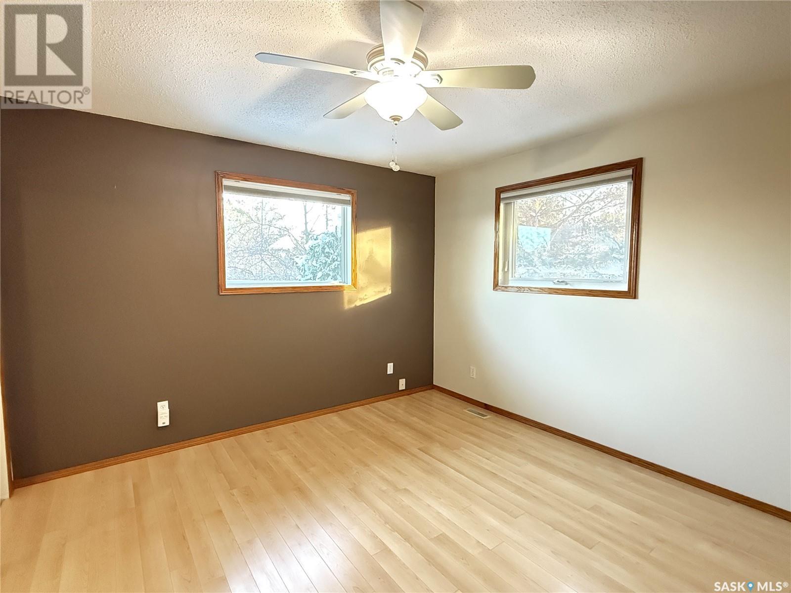 652 Butters Bay, Weyburn, Saskatchewan  S4H 3L3 - Photo 15 - SK996230