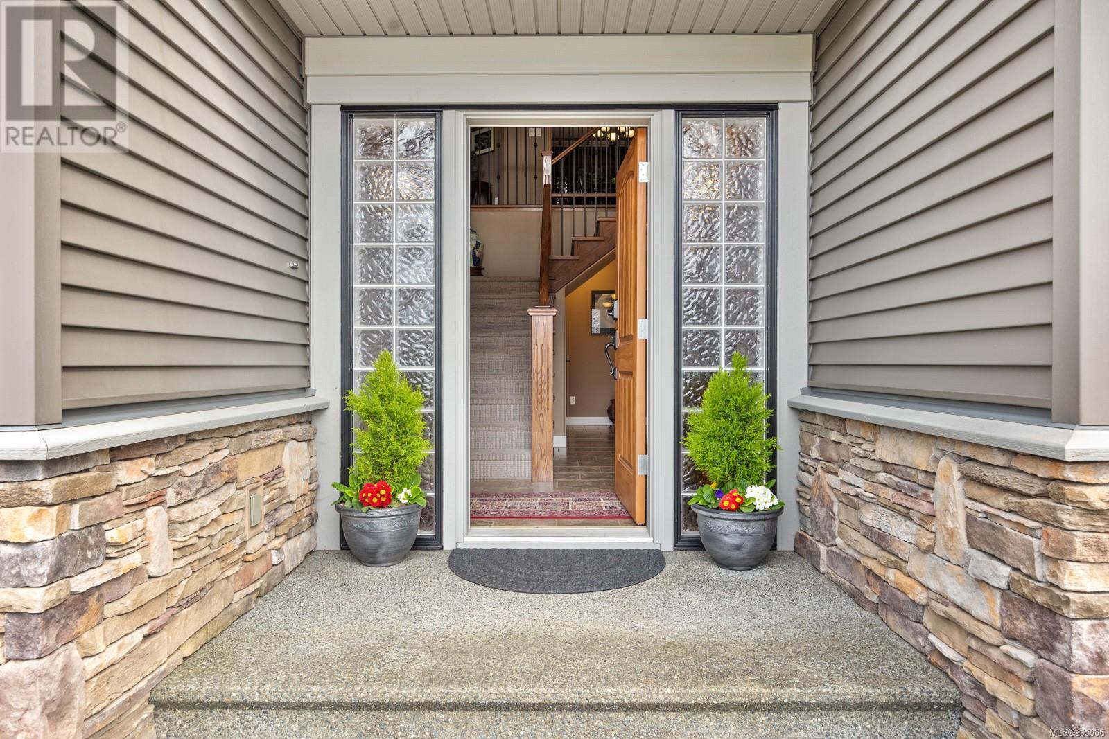 Property at 2403 Tiger Moth Pl image 3