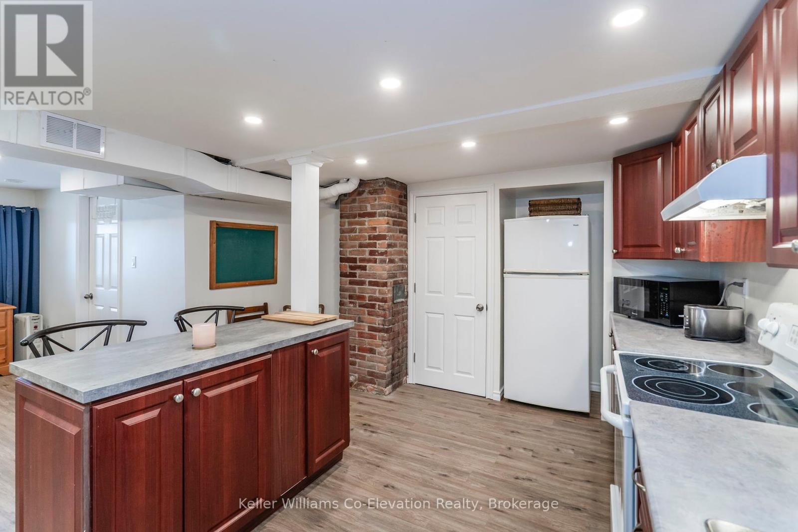 352 Champlain Road, Penetanguishene, Ontario  L9M 1S4 - Photo 13 - S12078570