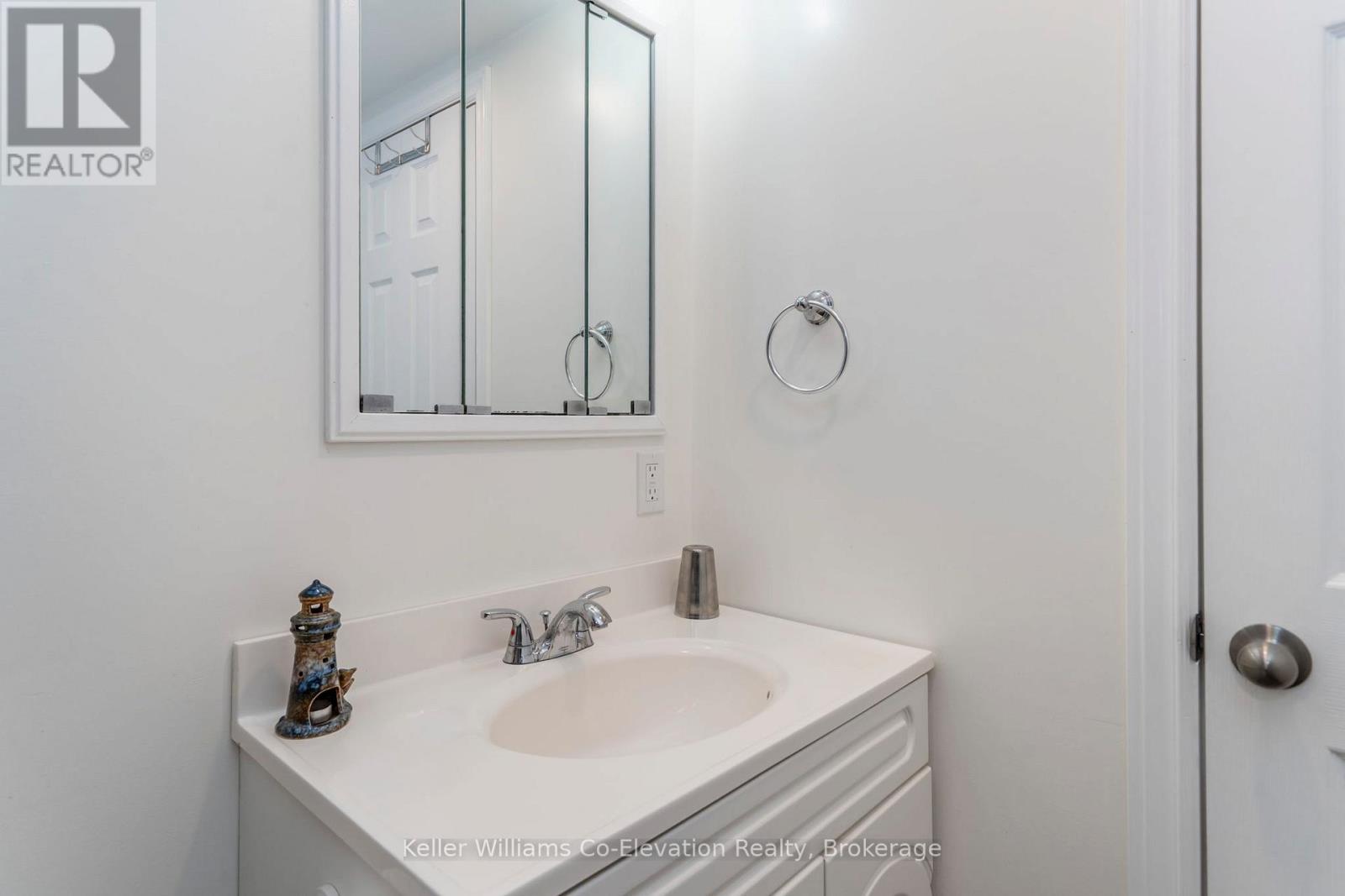 352 Champlain Road, Penetanguishene, Ontario  L9M 1S4 - Photo 25 - S12078570