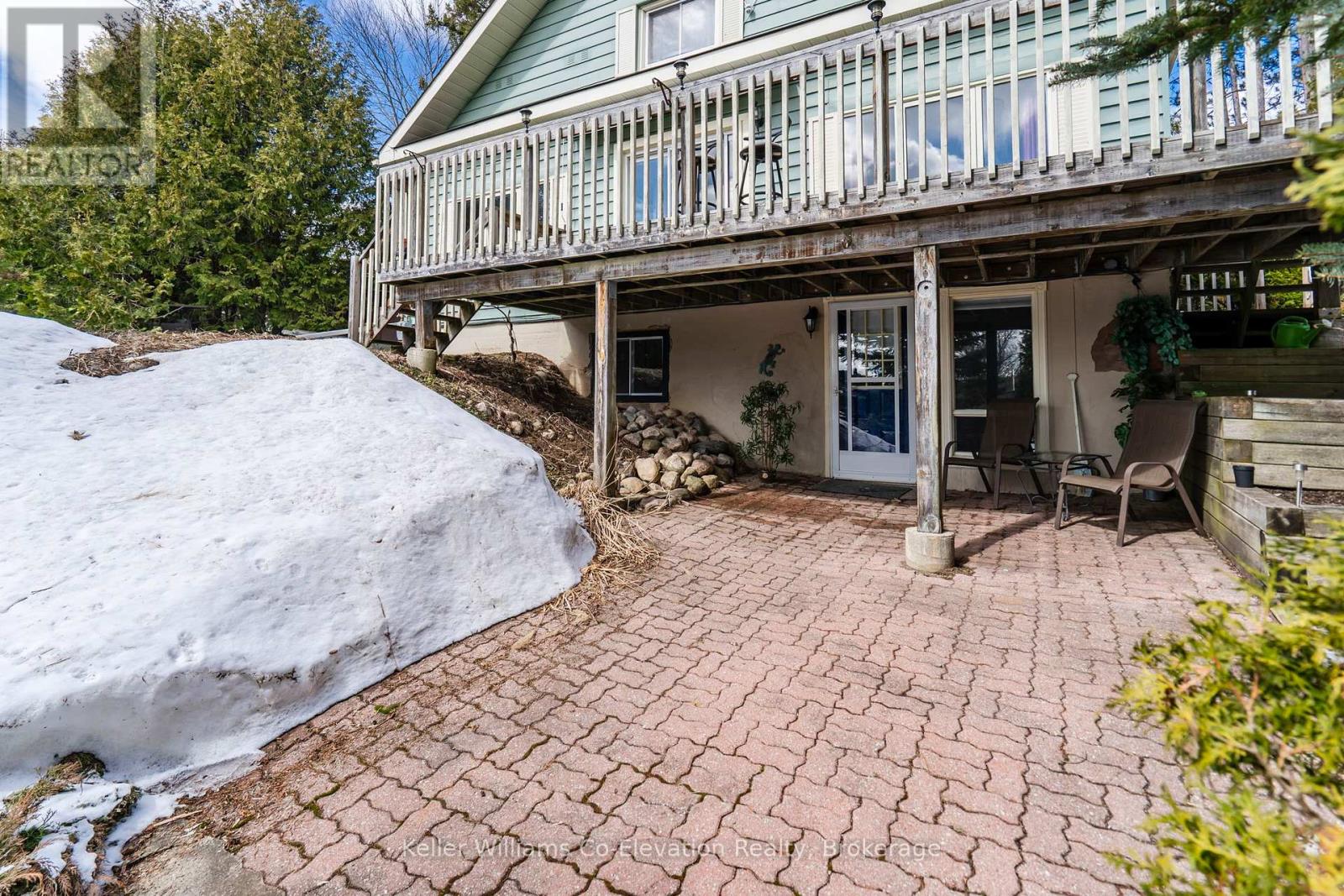 352 Champlain Road, Penetanguishene, Ontario  L9M 1S4 - Photo 4 - S12078570