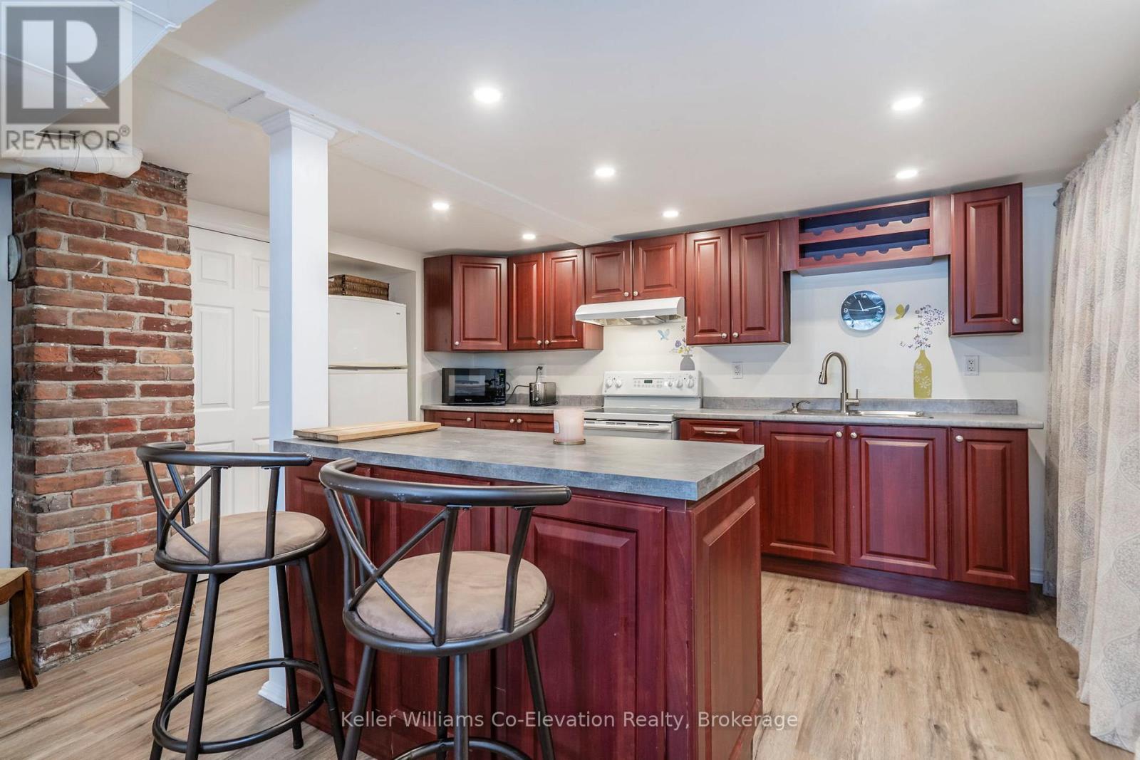 352 Champlain Road, Penetanguishene, Ontario  L9M 1S4 - Photo 9 - S12078570
