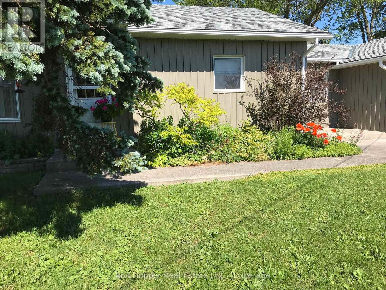 2886 Highway 6 Highway, Northern Bruce Peninsula, Ontario  N0H 1W0 - Photo 2 - X12078573