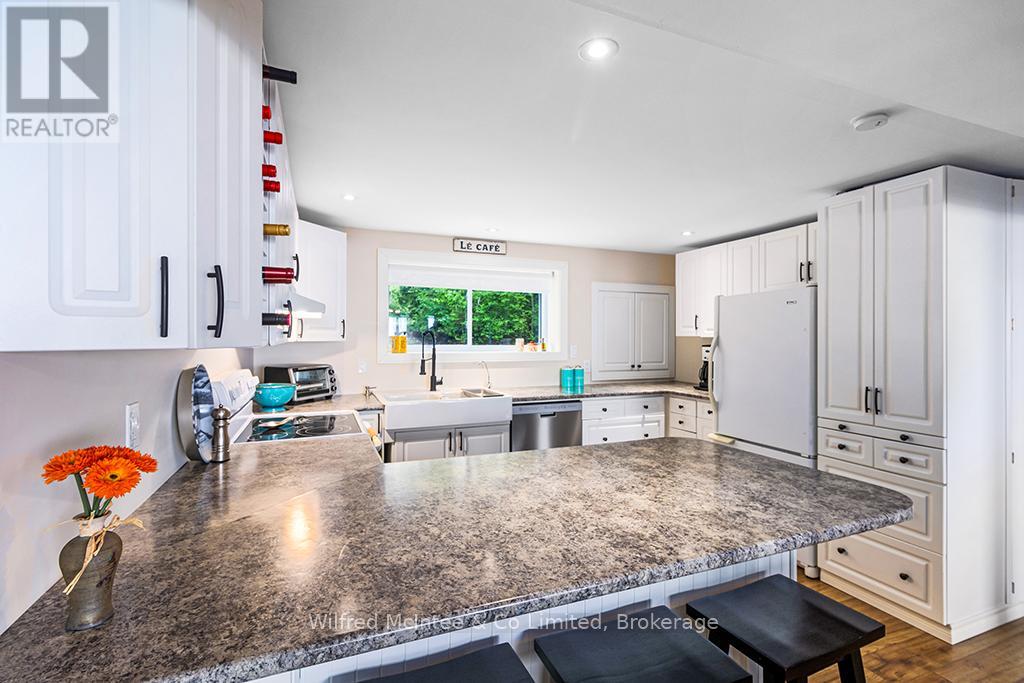 341 Bruce Road 13, Native Leased Lands, Ontario  N0H 2L0 - Photo 24 - X12078649