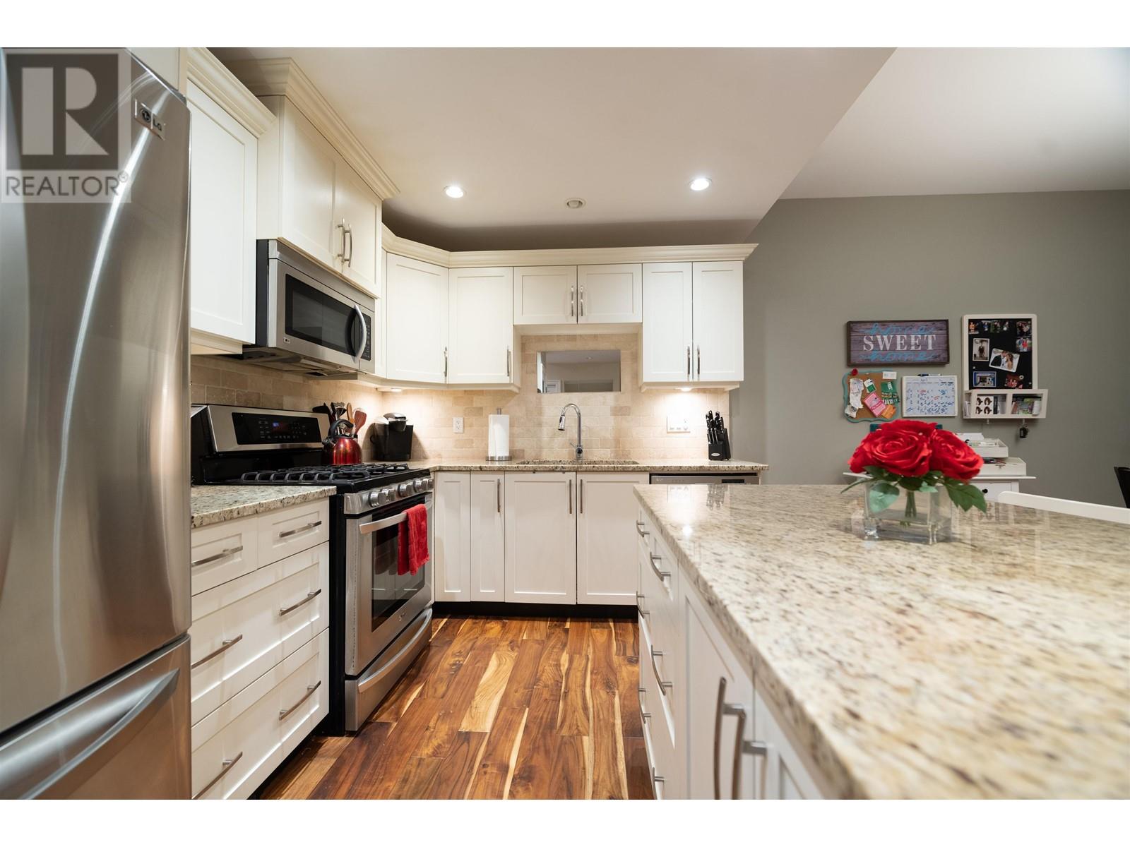3364 Carmelo Avenue, Coquitlam, British Columbia  V3B 0E8 - Photo 2 - R2988894