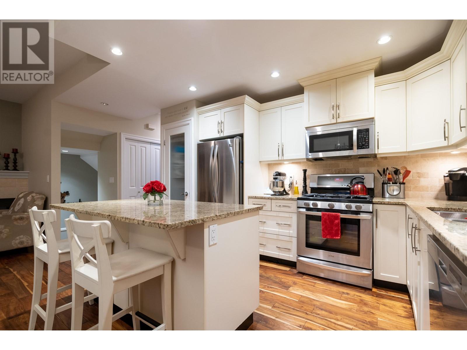 3364 Carmelo Avenue, Coquitlam, British Columbia  V3B 0E8 - Photo 5 - R2988894