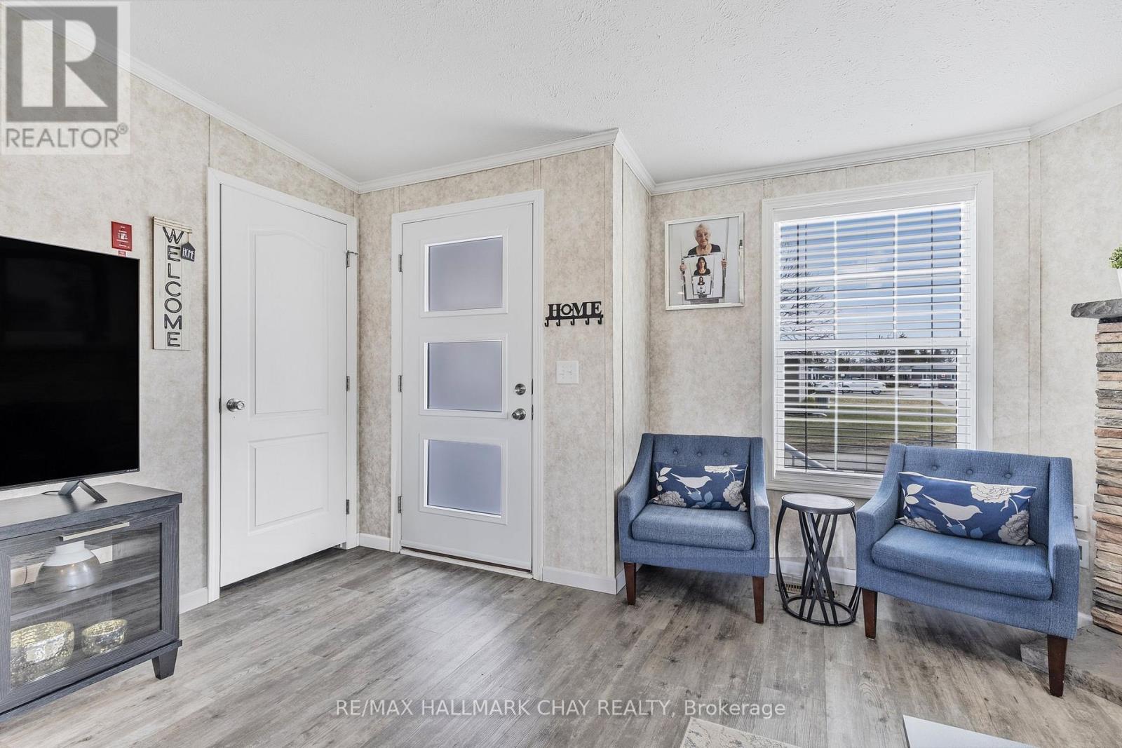 16 Comforts Cove, Innisfil, Ontario  L9S 1S3 - Photo 3 - N12078617