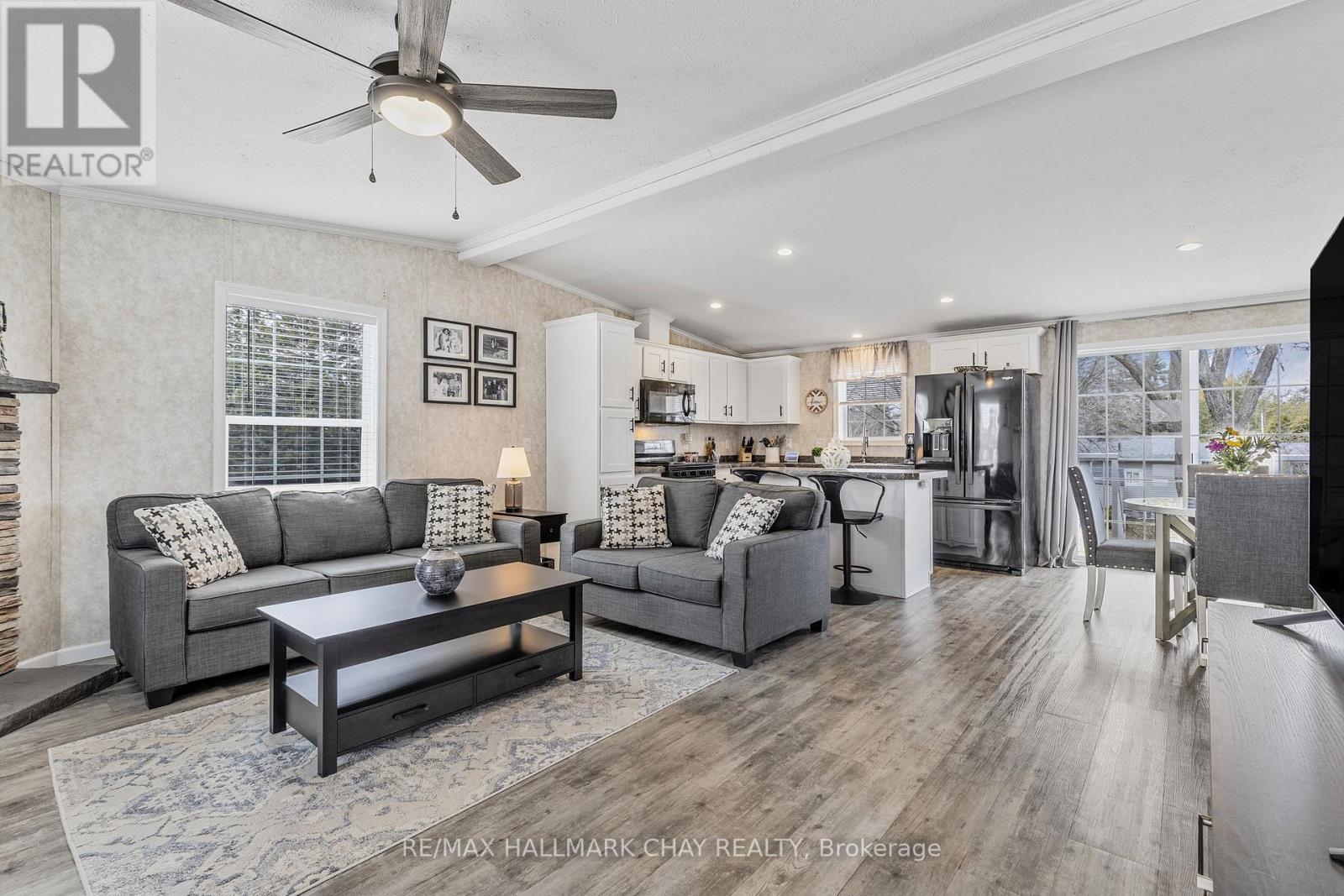 16 Comforts Cove, Innisfil, Ontario  L9S 1S3 - Photo 4 - N12078617