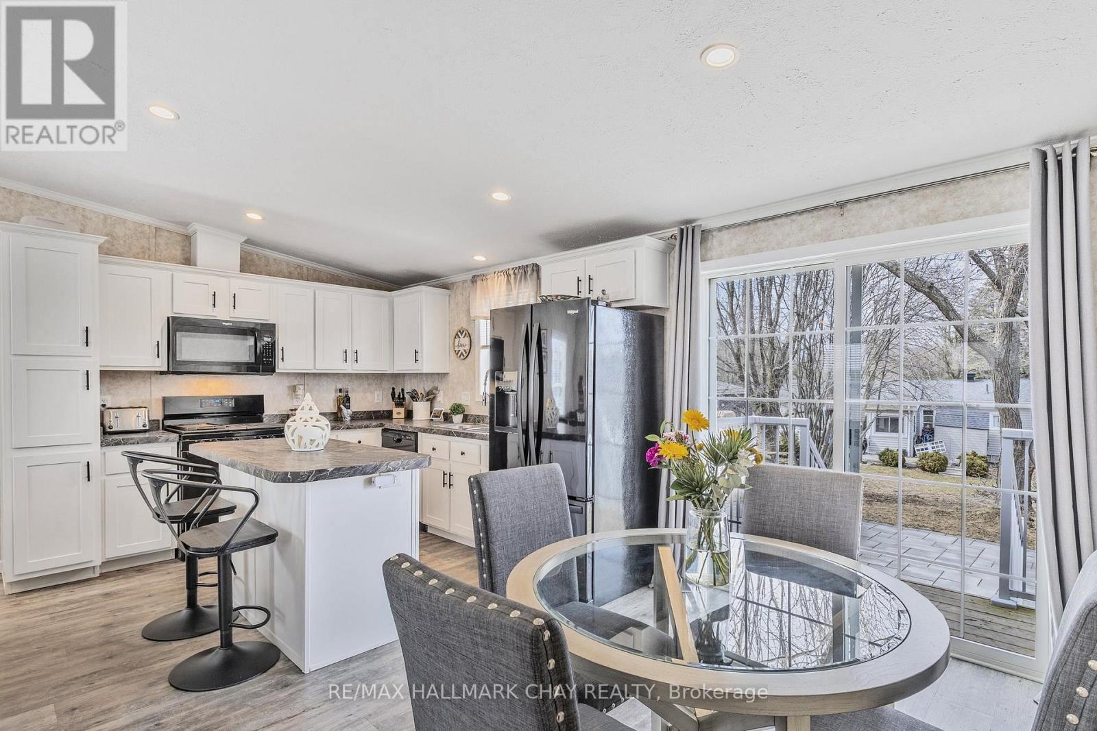 16 Comforts Cove, Innisfil, Ontario  L9S 1S3 - Photo 6 - N12078617