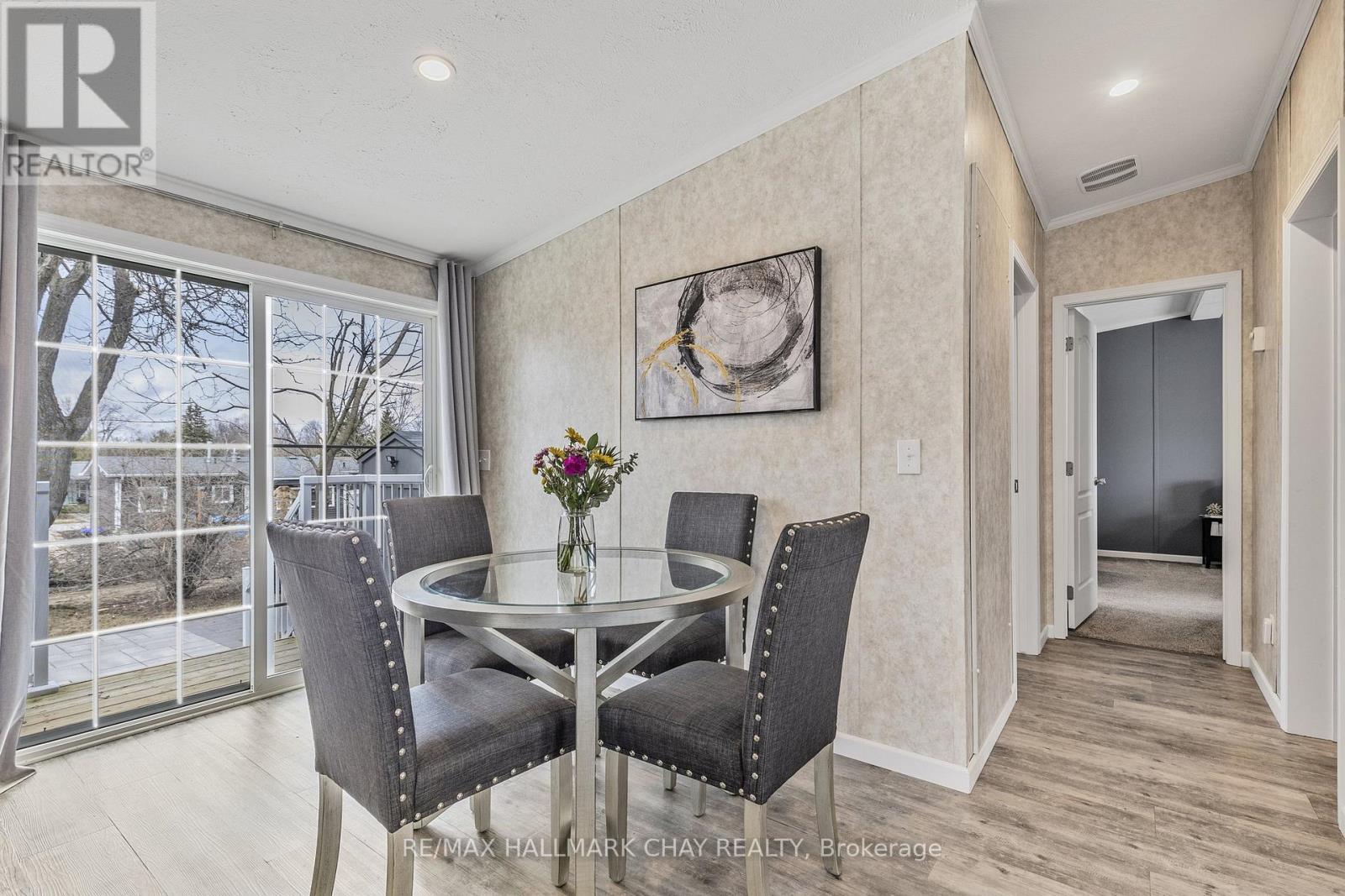 16 Comforts Cove, Innisfil, Ontario  L9S 1S3 - Photo 8 - N12078617