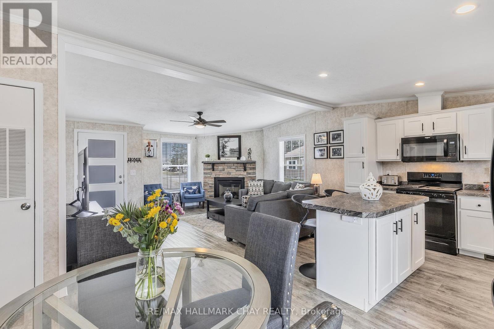 16 Comforts Cove, Innisfil, Ontario  L9S 1S3 - Photo 9 - N12078617