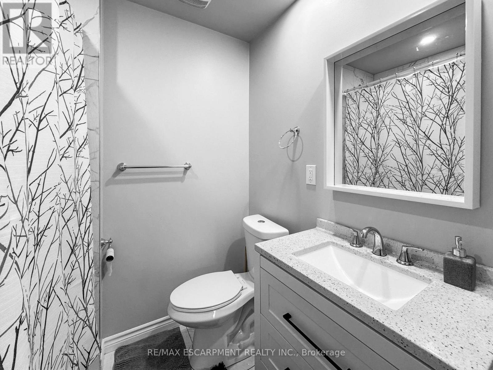 55 Connaught Avenue N, Hamilton, Ontario  L8L 6Y9 - Photo 6 - X12078577